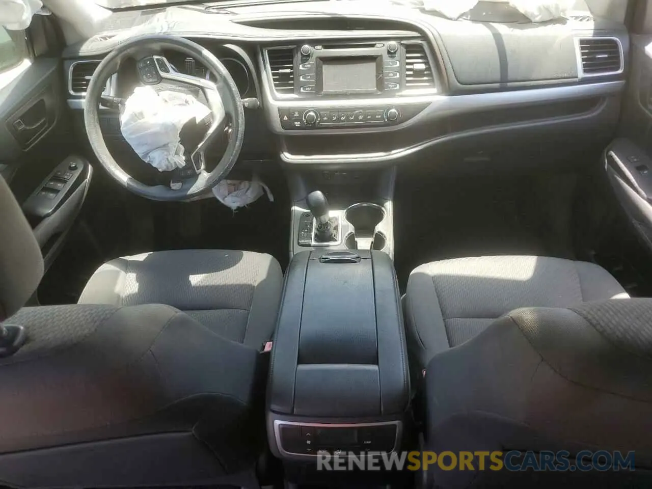 8 fotografías del automóvil dañado 5TDZARFH1KS045731 TOYOTA HIGHLANDER 2019