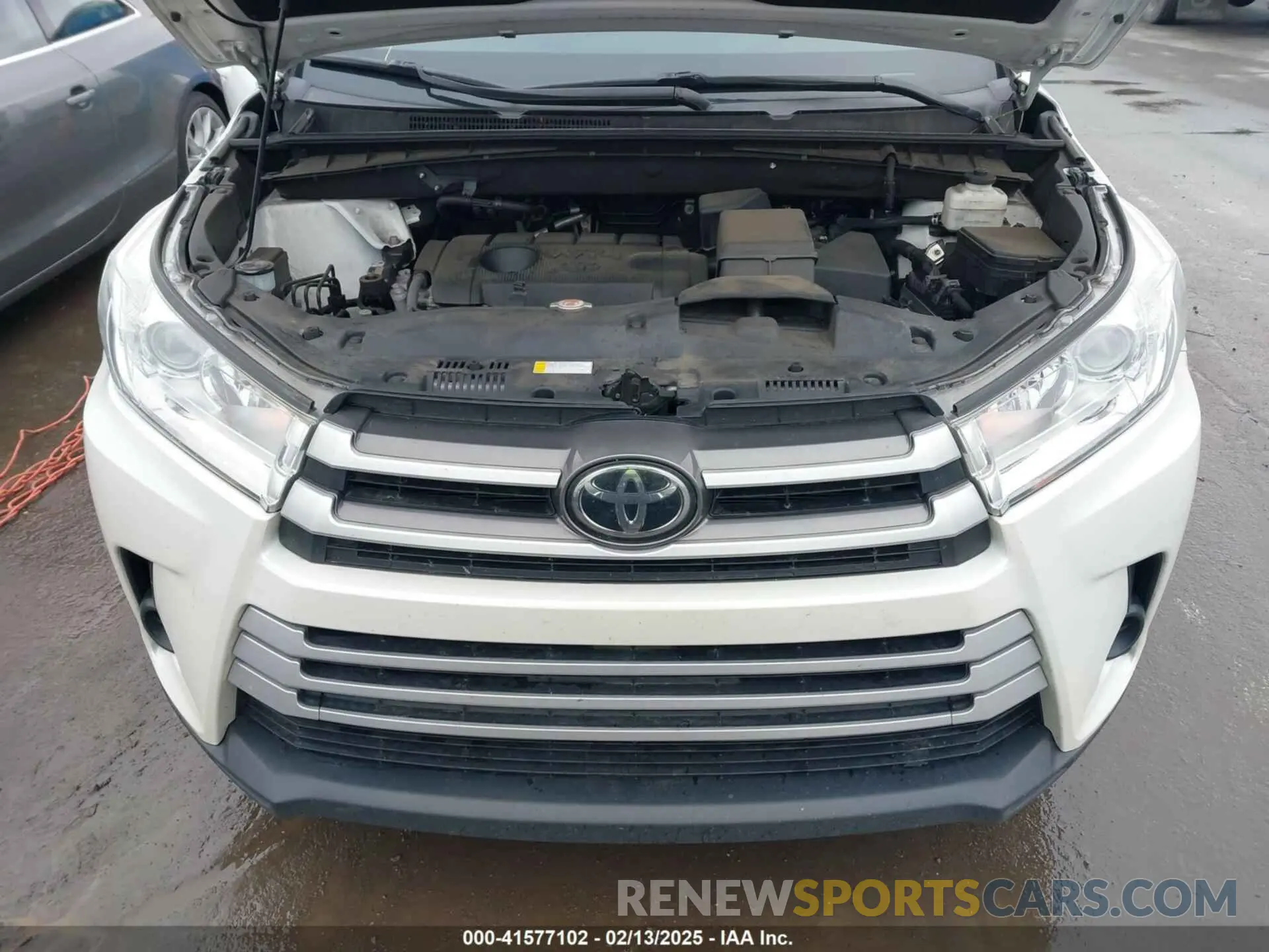 10 fotografías del automóvil dañado 5TDZARFH1KS055739 TOYOTA HIGHLANDER 2019