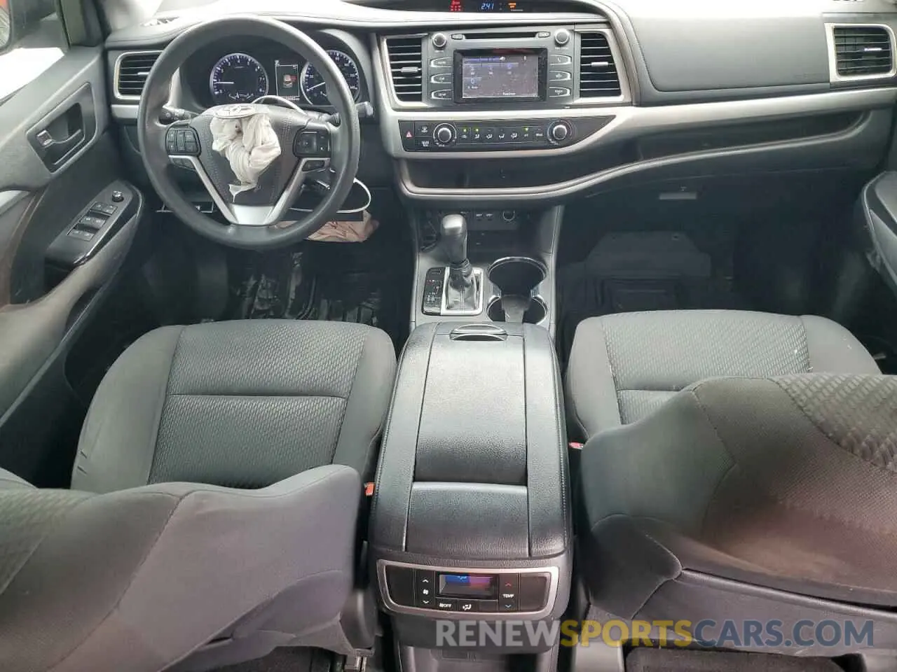 8 fotografías del automóvil dañado 5TDZARFH1KS057443 TOYOTA HIGHLANDER 2019