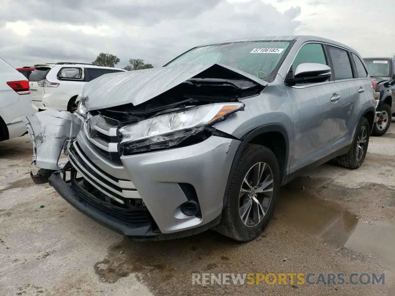 2 fotografías del automóvil dañado 5TDZARFH1KS061248 TOYOTA HIGHLANDER 2019