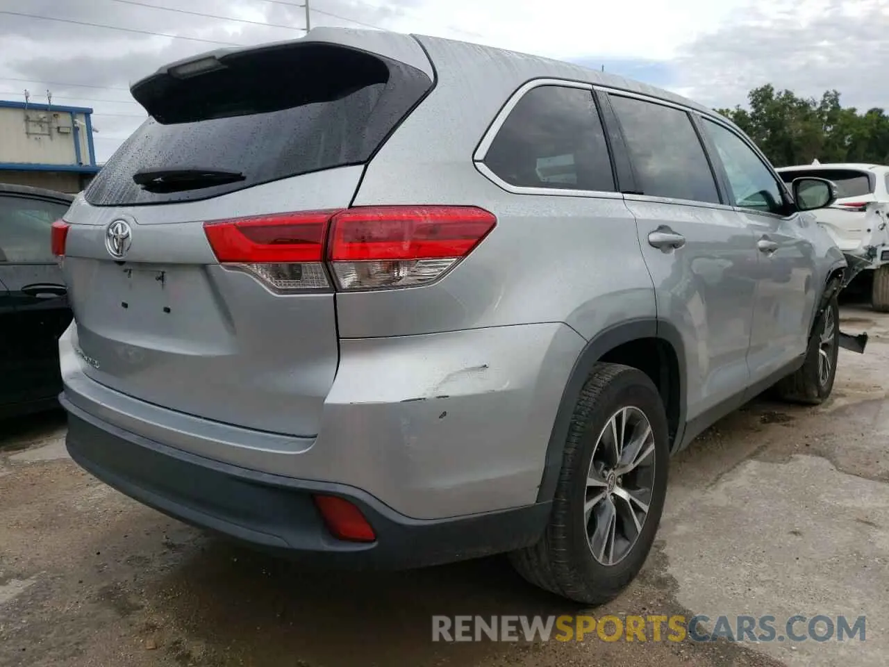 4 fotografías del automóvil dañado 5TDZARFH1KS061248 TOYOTA HIGHLANDER 2019