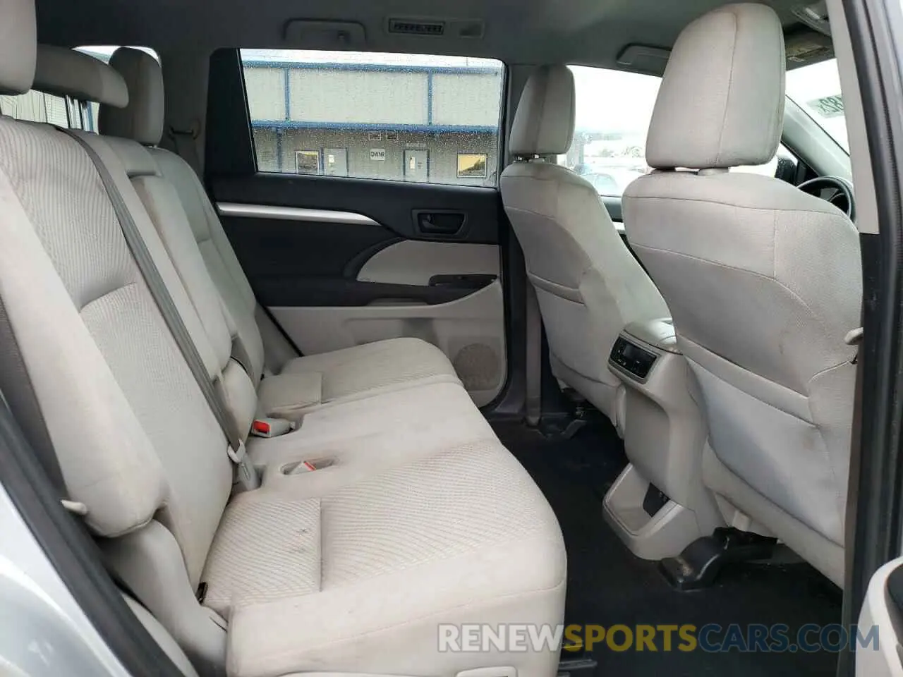 6 fotografías del automóvil dañado 5TDZARFH1KS061248 TOYOTA HIGHLANDER 2019