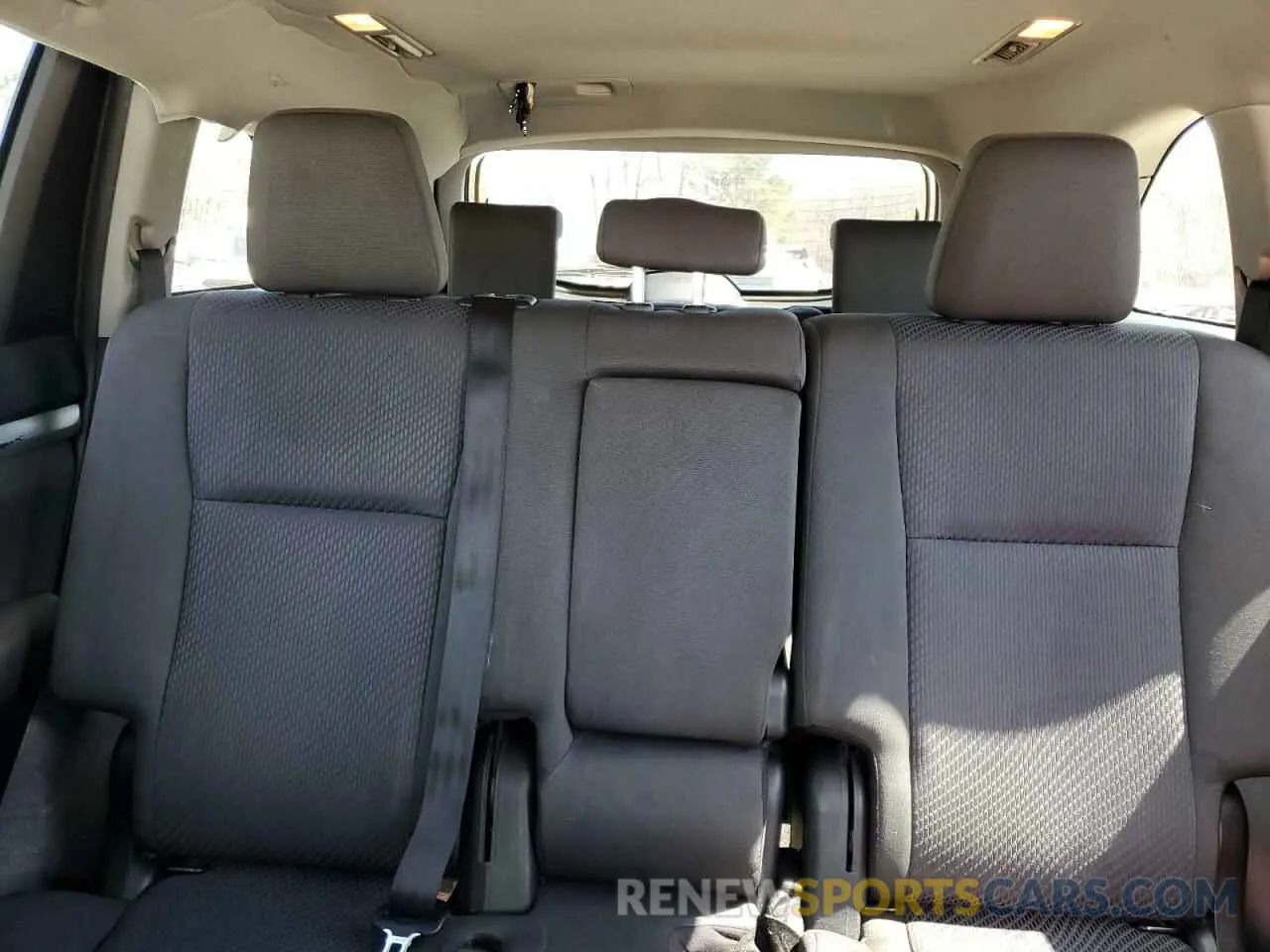 10 fotografías del automóvil dañado 5TDZARFH3KS049540 TOYOTA HIGHLANDER 2019