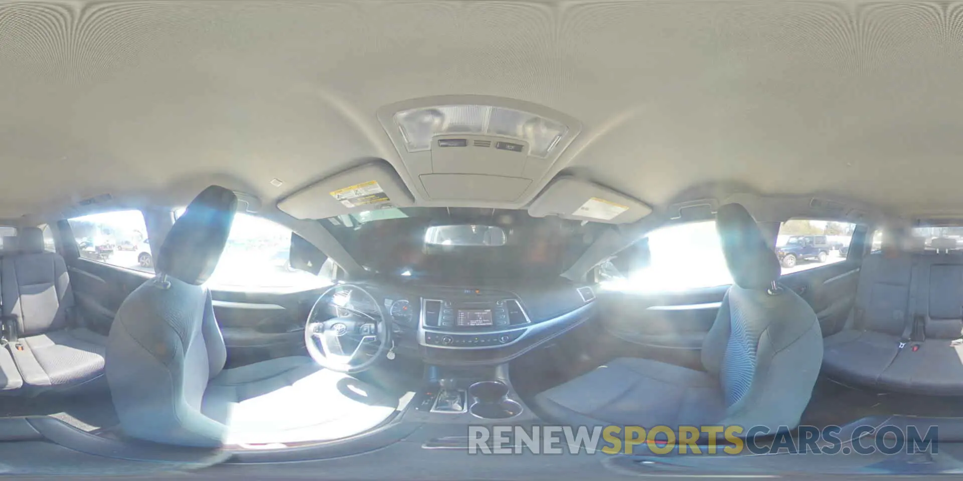 14 fotografías del automóvil dañado 5TDZARFH3KS049540 TOYOTA HIGHLANDER 2019