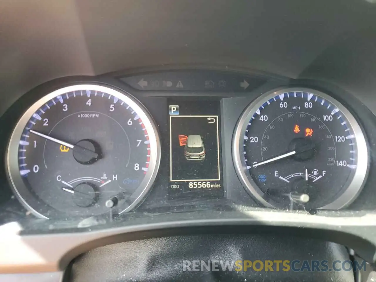 9 fotografías del automóvil dañado 5TDZARFH3KS049540 TOYOTA HIGHLANDER 2019