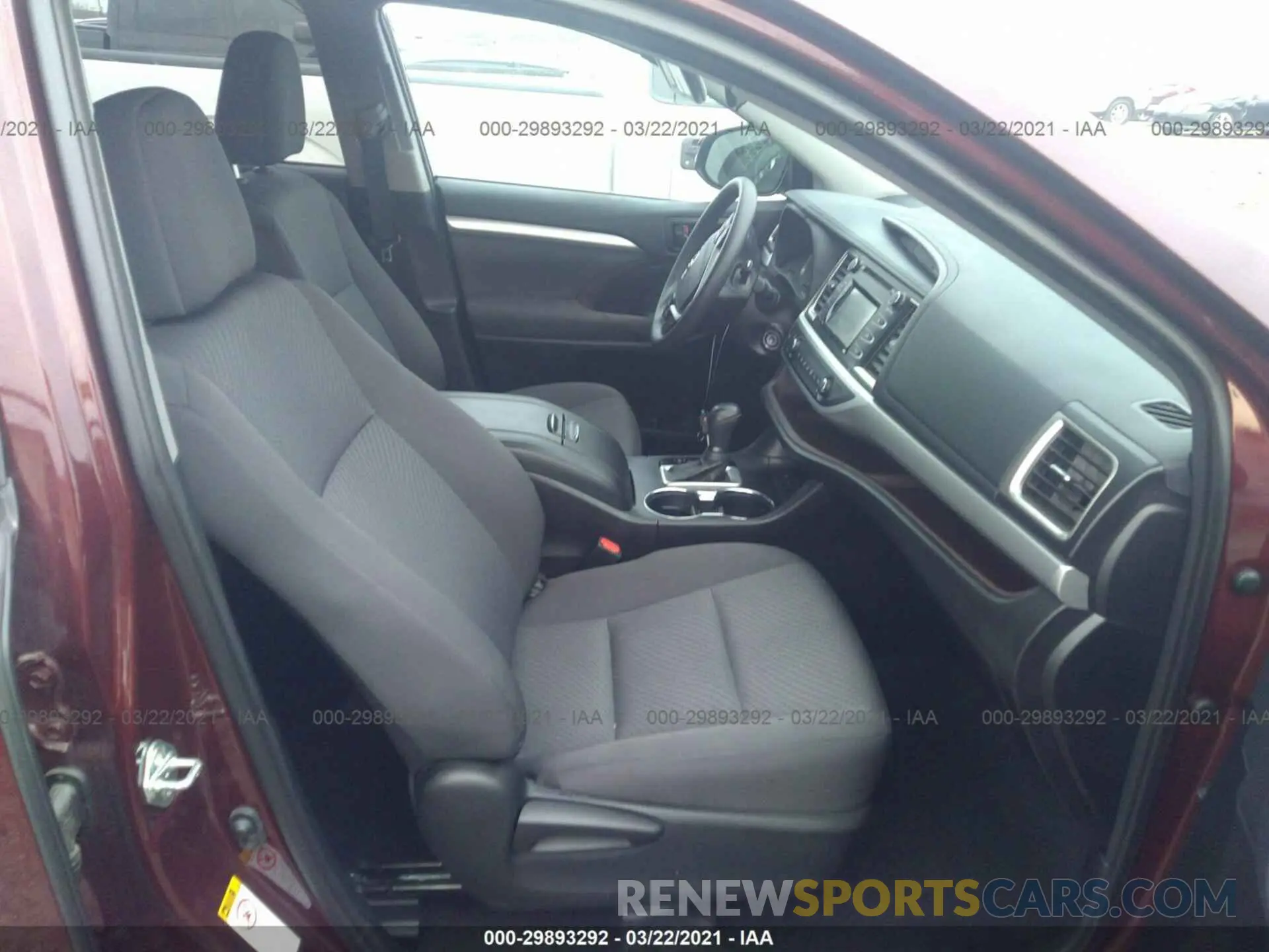 5 fotografías del automóvil dañado 5TDZARFH3KS056598 TOYOTA HIGHLANDER 2019