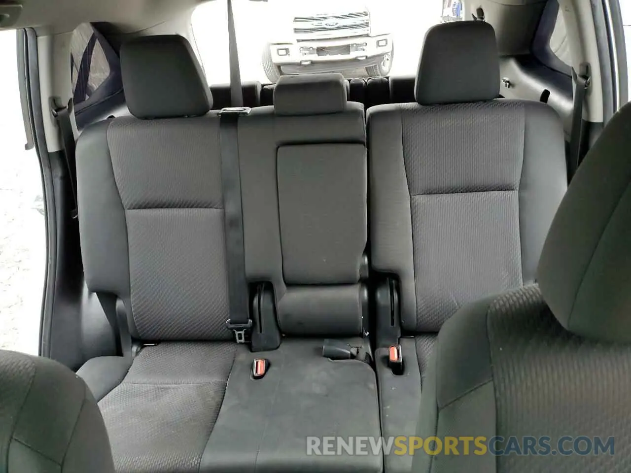 10 fotografías del automóvil dañado 5TDZARFH4KS044475 TOYOTA HIGHLANDER 2019