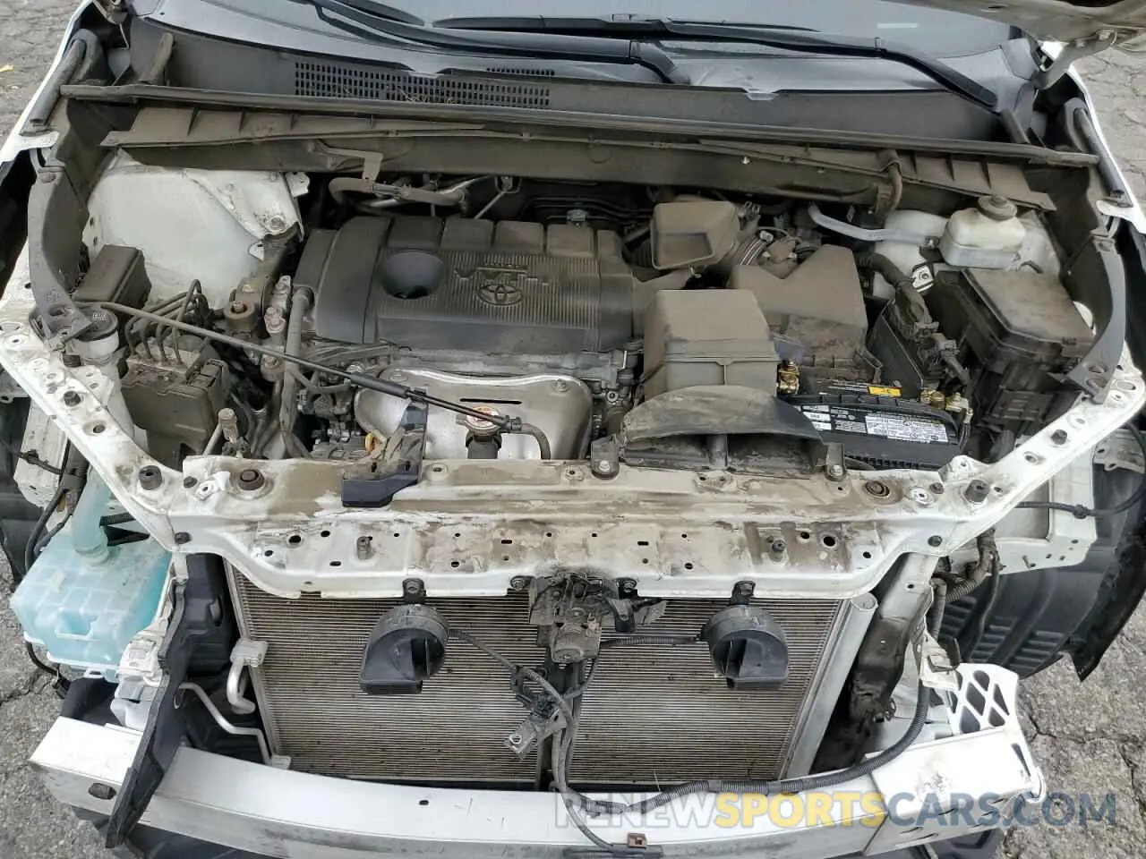 12 fotografías del automóvil dañado 5TDZARFH4KS044475 TOYOTA HIGHLANDER 2019