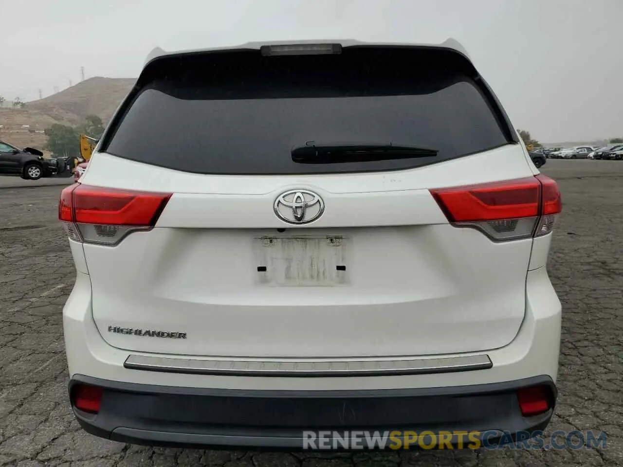 6 fotografías del automóvil dañado 5TDZARFH4KS044475 TOYOTA HIGHLANDER 2019
