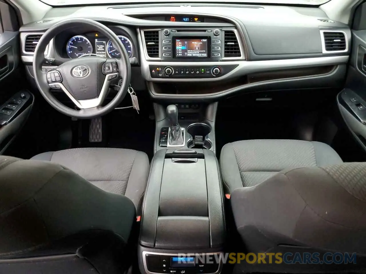 8 fotografías del automóvil dañado 5TDZARFH4KS044475 TOYOTA HIGHLANDER 2019