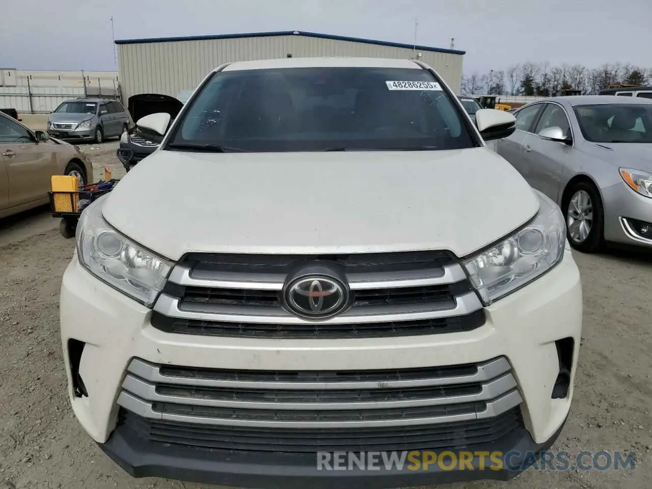 5 fotografías del automóvil dañado 5TDZARFH4KS054343 TOYOTA HIGHLANDER 2019