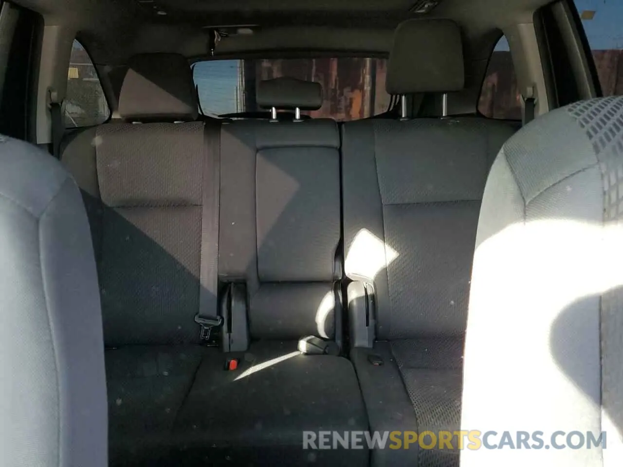 10 fotografías del automóvil dañado 5TDZARFH4KS054407 TOYOTA HIGHLANDER 2019