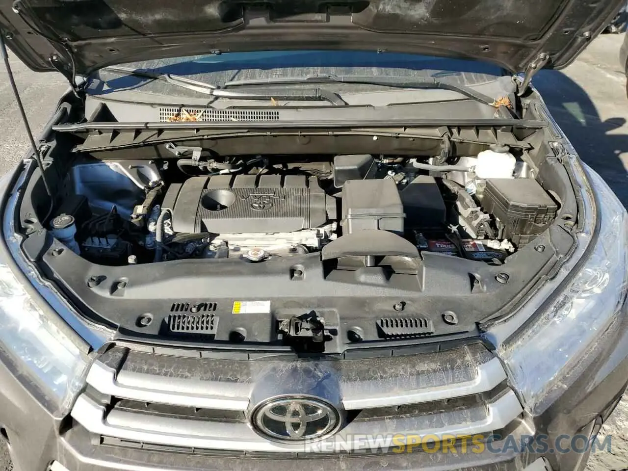 12 fotografías del automóvil dañado 5TDZARFH4KS054407 TOYOTA HIGHLANDER 2019