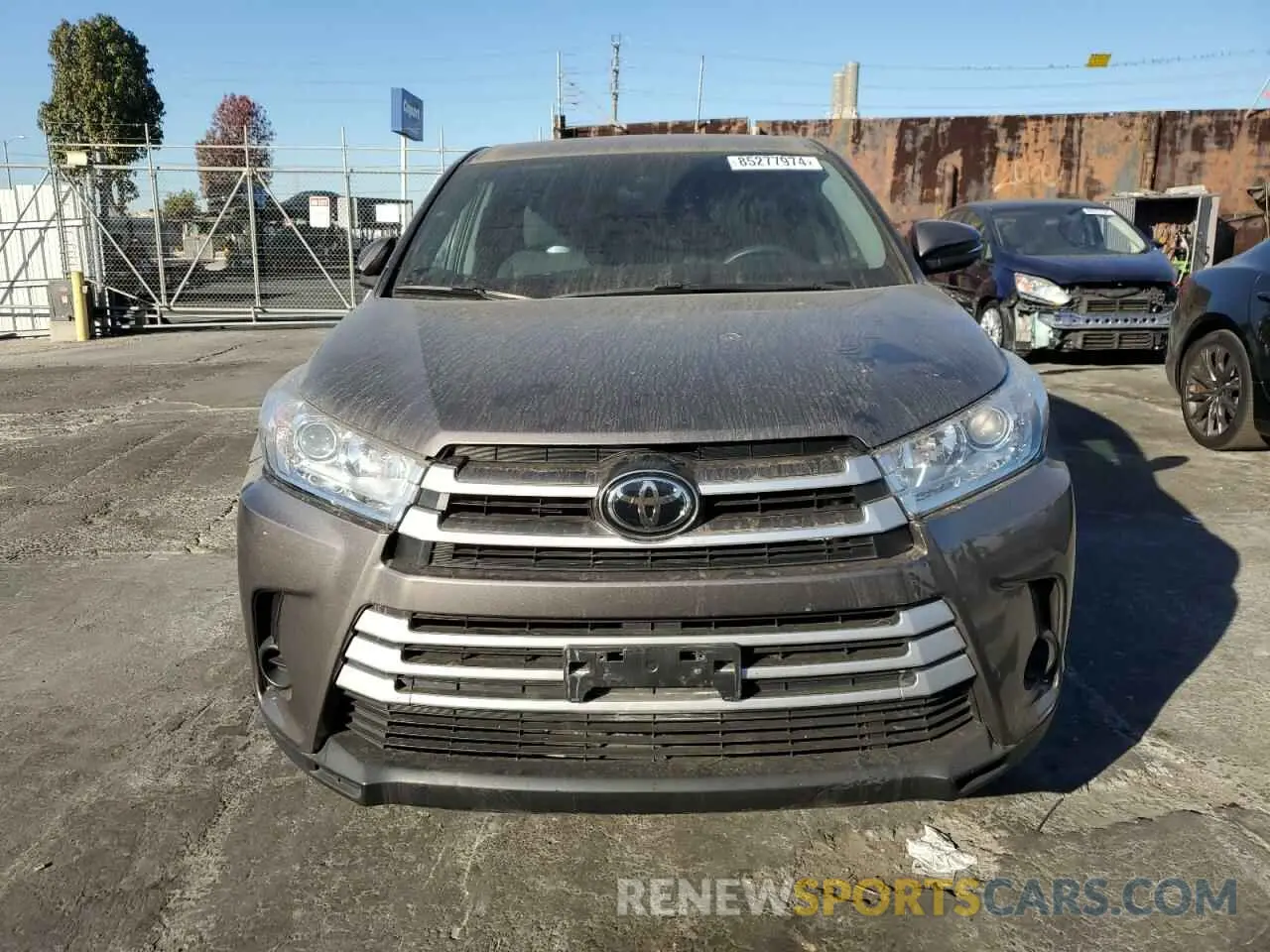 5 fotografías del automóvil dañado 5TDZARFH4KS054407 TOYOTA HIGHLANDER 2019