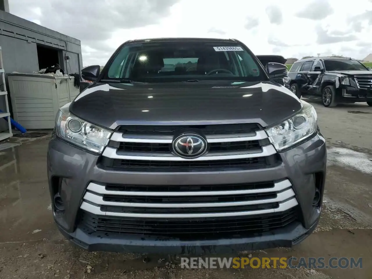 5 fotografías del automóvil dañado 5TDZARFH5KS051483 TOYOTA HIGHLANDER 2019