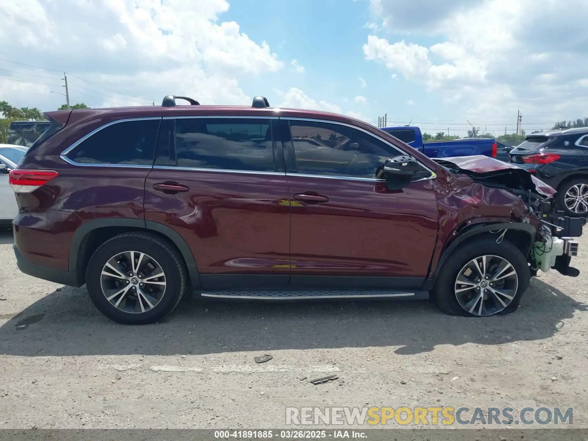 13 fotografías del automóvil dañado 5TDZARFH5KS054593 TOYOTA HIGHLANDER 2019