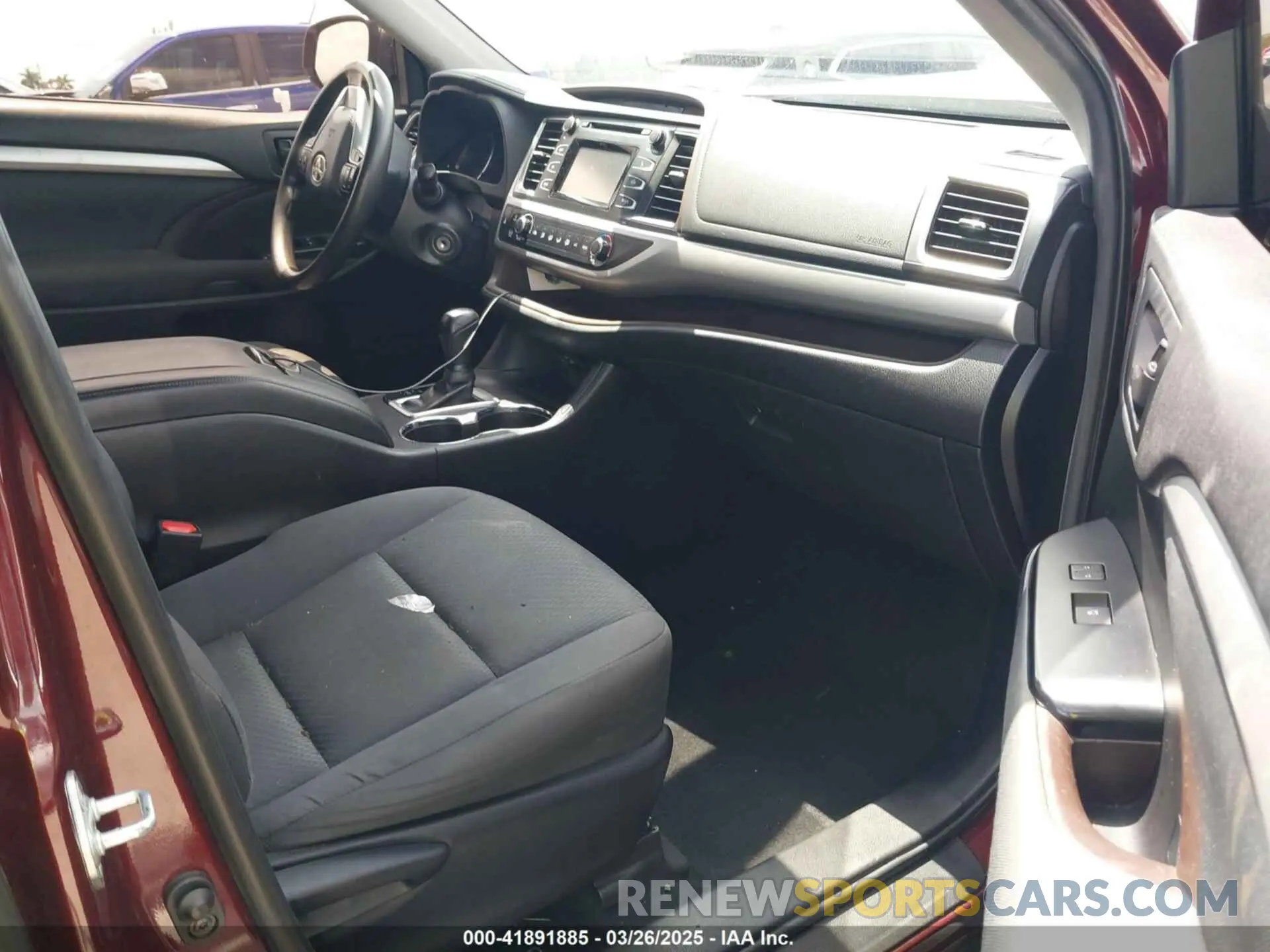 5 fotografías del automóvil dañado 5TDZARFH5KS054593 TOYOTA HIGHLANDER 2019