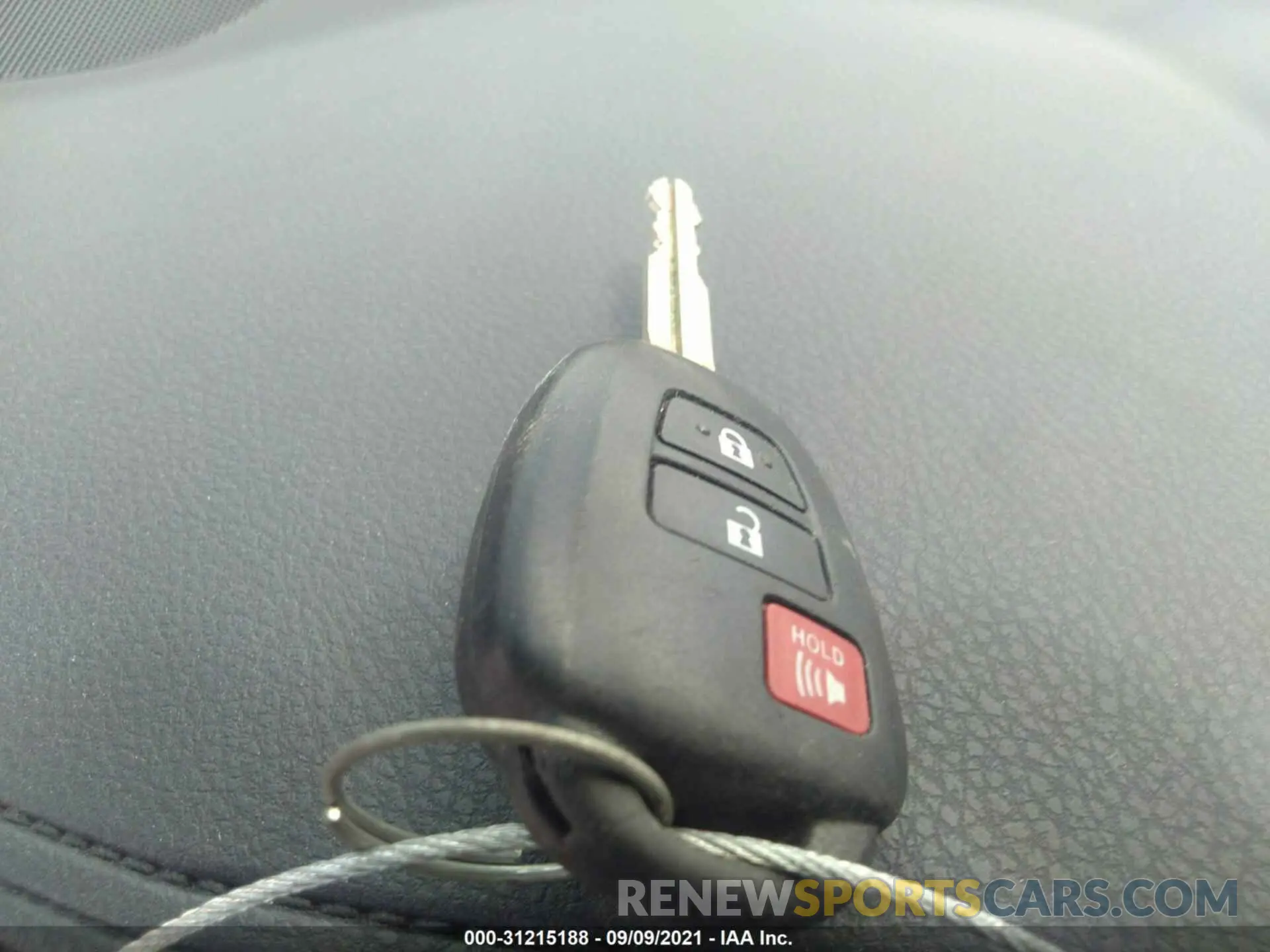 11 fotografías del automóvil dañado 5TDZARFH5KS056005 TOYOTA HIGHLANDER 2019