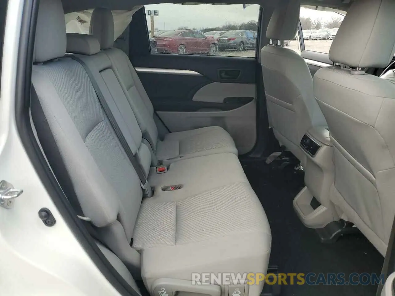 11 fotografías del automóvil dañado 5TDZARFH5KS061219 TOYOTA HIGHLANDER 2019