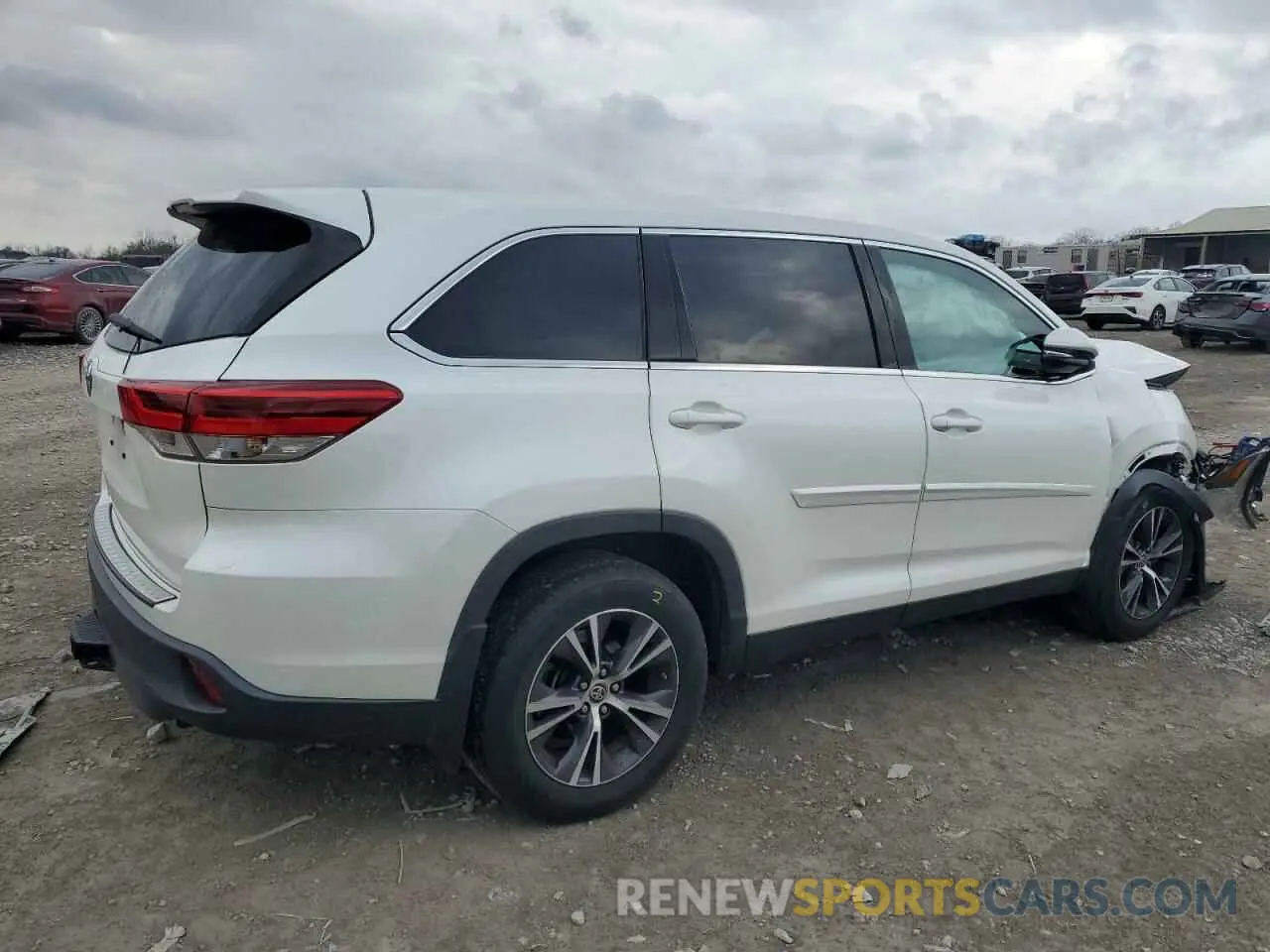 3 fotografías del automóvil dañado 5TDZARFH5KS061219 TOYOTA HIGHLANDER 2019