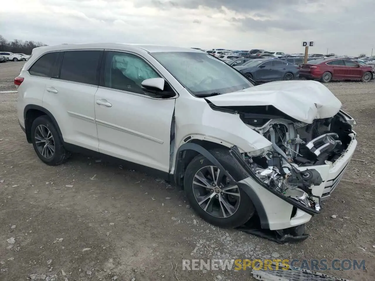 4 fotografías del automóvil dañado 5TDZARFH5KS061219 TOYOTA HIGHLANDER 2019