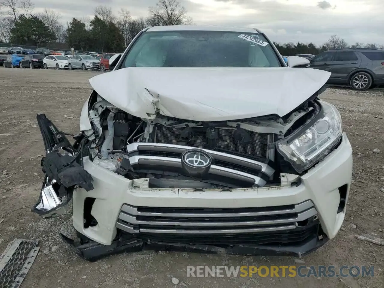 5 fotografías del automóvil dañado 5TDZARFH5KS061219 TOYOTA HIGHLANDER 2019