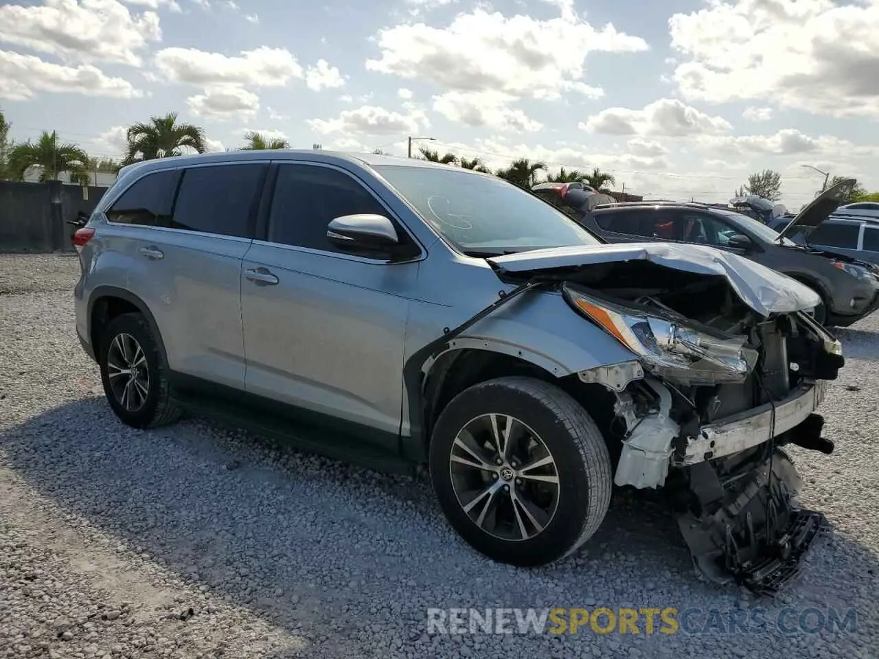 4 fotografías del automóvil dañado 5TDZARFH5KS061639 TOYOTA HIGHLANDER 2019