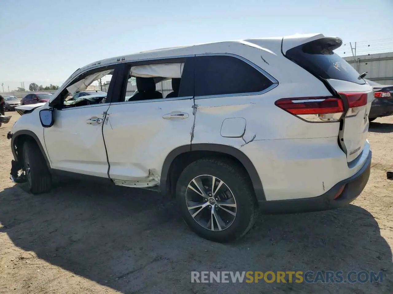 2 fotografías del automóvil dañado 5TDZARFH6KS042243 TOYOTA HIGHLANDER 2019