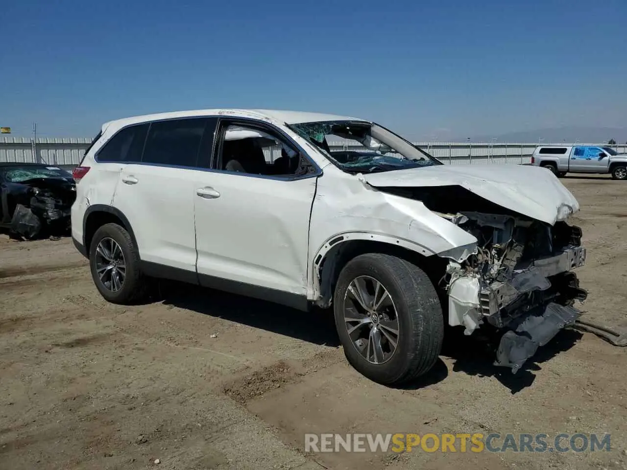 4 fotografías del automóvil dañado 5TDZARFH6KS042243 TOYOTA HIGHLANDER 2019