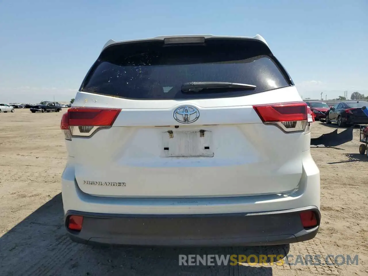 6 fotografías del automóvil dañado 5TDZARFH6KS042243 TOYOTA HIGHLANDER 2019