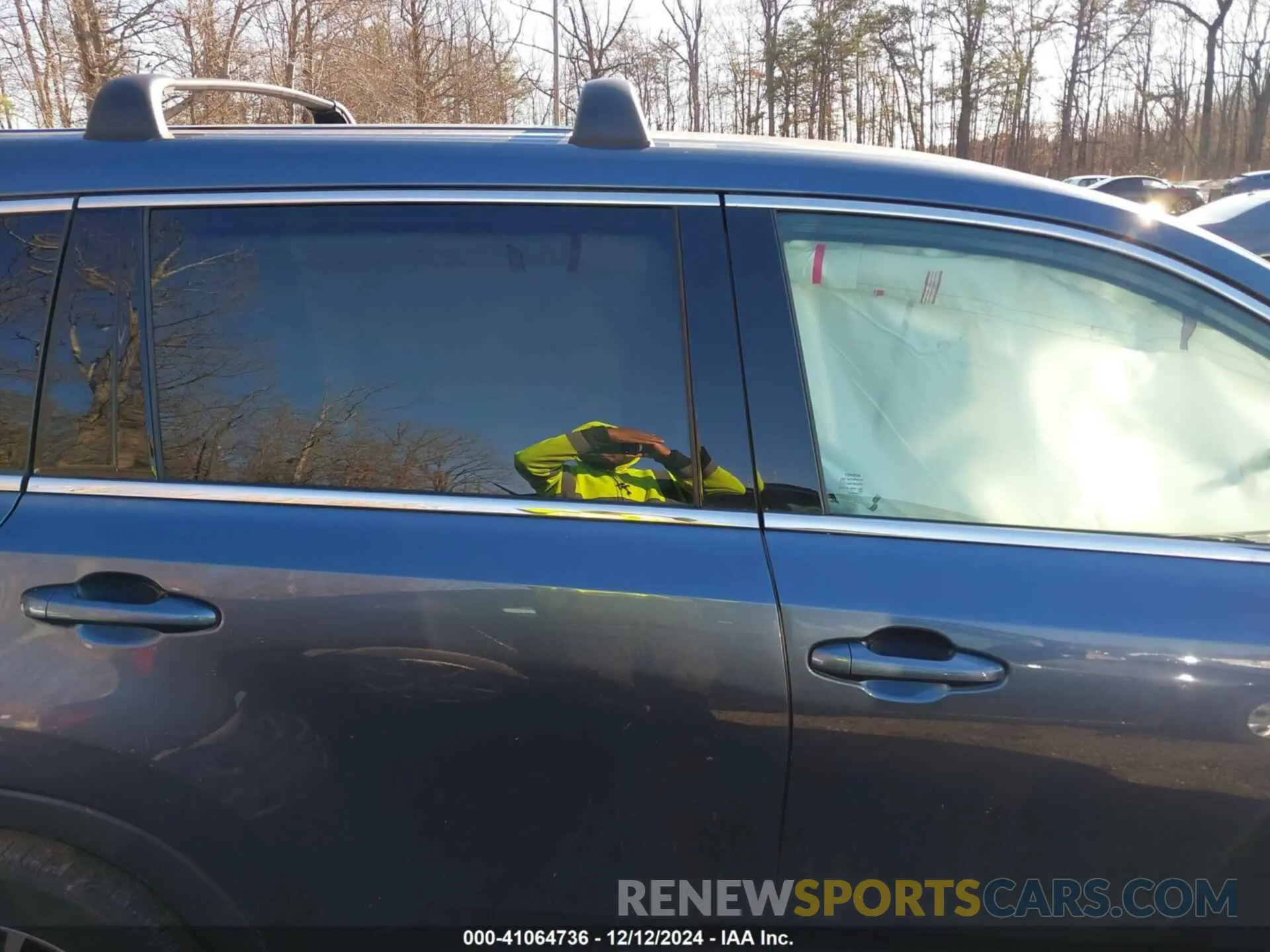 13 fotografías del automóvil dañado 5TDZARFH6KS042758 TOYOTA HIGHLANDER 2019