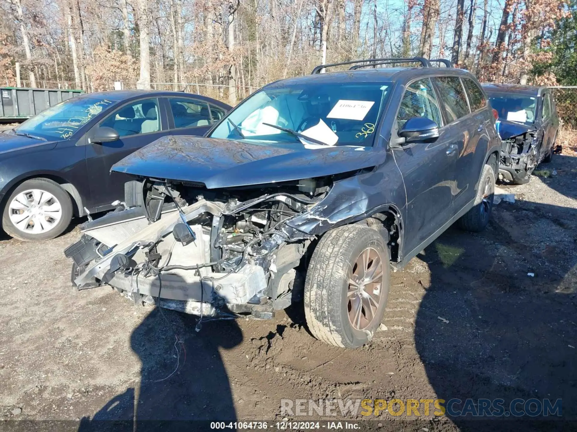 2 fotografías del automóvil dañado 5TDZARFH6KS042758 TOYOTA HIGHLANDER 2019