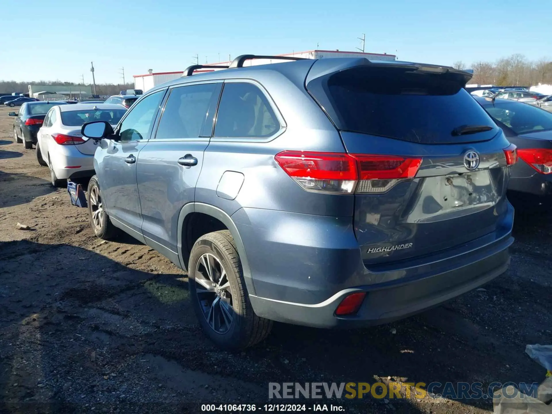 3 fotografías del automóvil dañado 5TDZARFH6KS042758 TOYOTA HIGHLANDER 2019