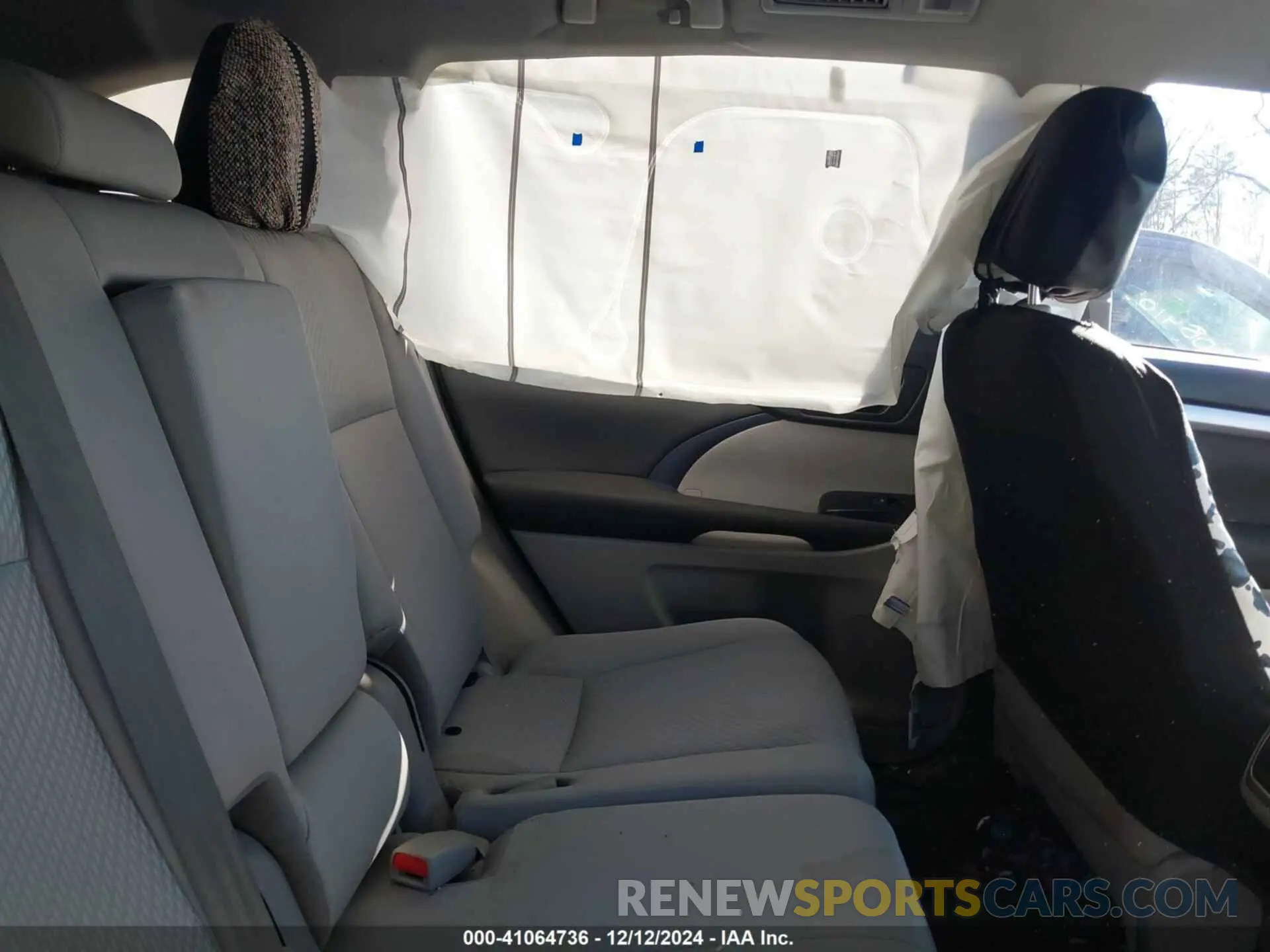 8 fotografías del automóvil dañado 5TDZARFH6KS042758 TOYOTA HIGHLANDER 2019