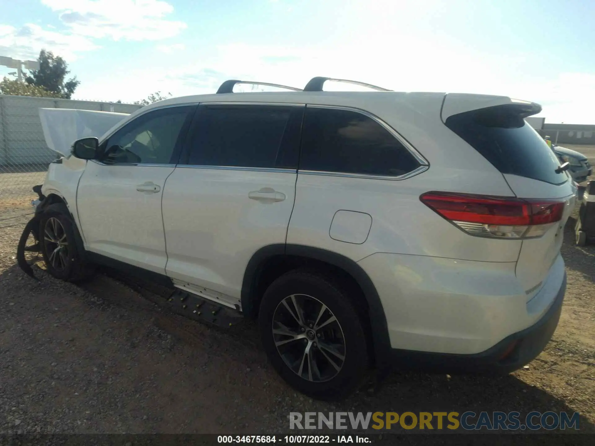 3 fotografías del automóvil dañado 5TDZARFH6KS044185 TOYOTA HIGHLANDER 2019
