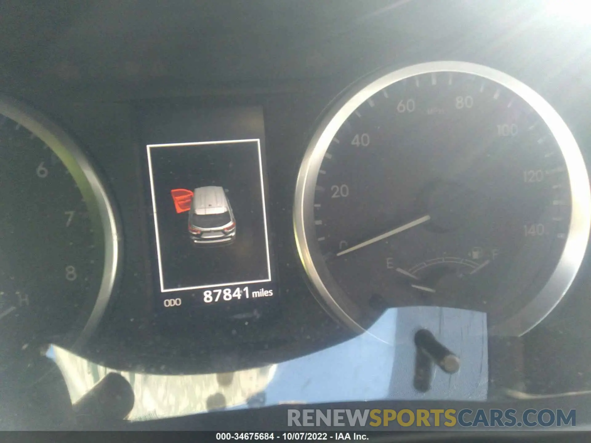 7 fotografías del automóvil dañado 5TDZARFH6KS044185 TOYOTA HIGHLANDER 2019