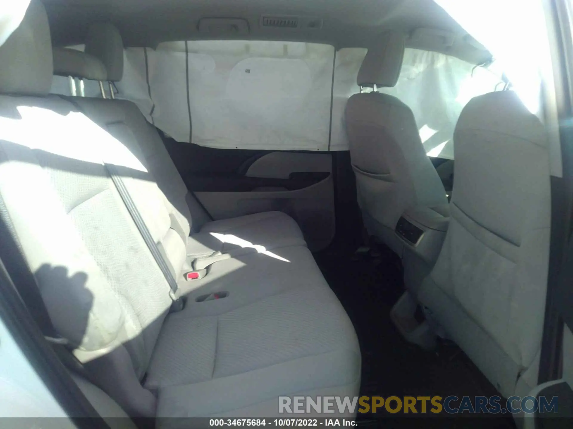 8 fotografías del automóvil dañado 5TDZARFH6KS044185 TOYOTA HIGHLANDER 2019