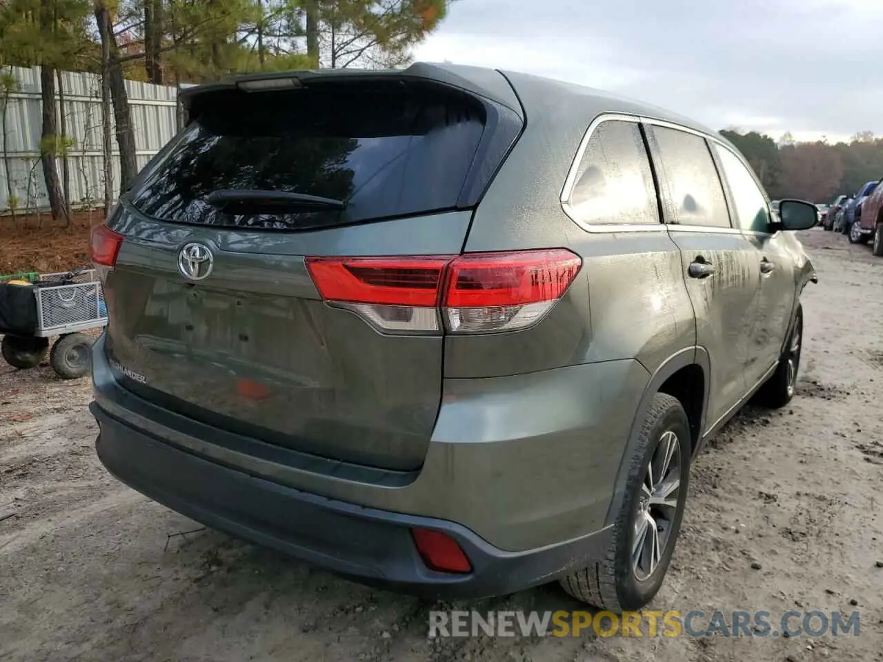 4 fotografías del automóvil dañado 5TDZARFH6KS047880 TOYOTA HIGHLANDER 2019