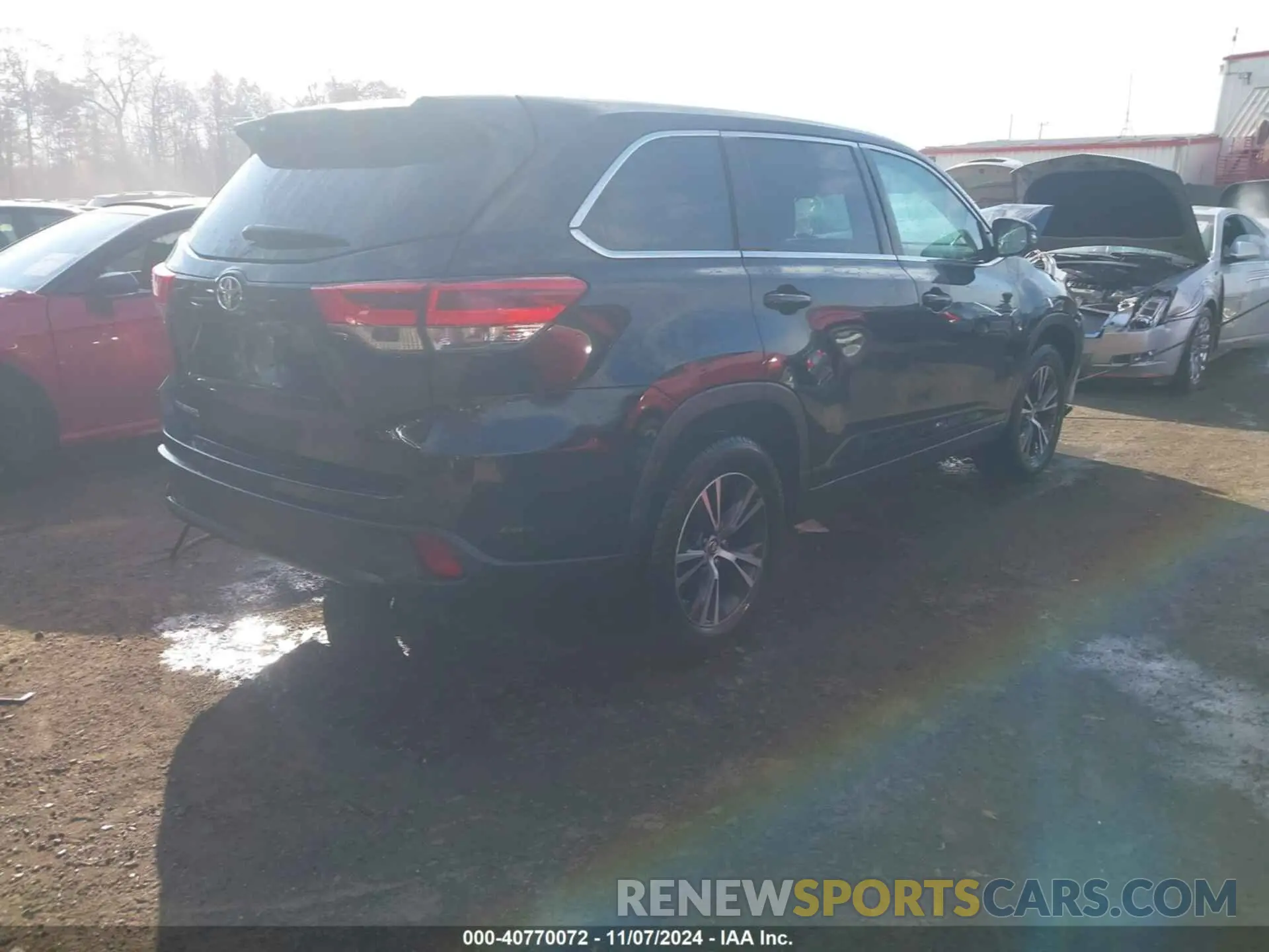 4 fotografías del automóvil dañado 5TDZARFH6KS057017 TOYOTA HIGHLANDER 2019