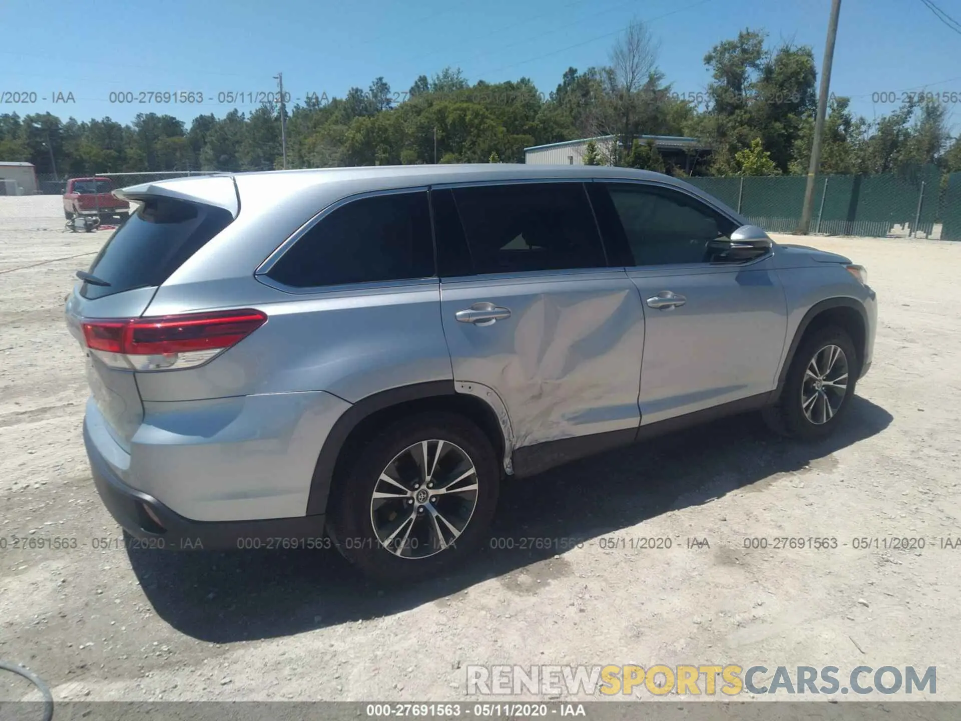 4 fotografías del automóvil dañado 5TDZARFH6KS058085 TOYOTA HIGHLANDER 2019