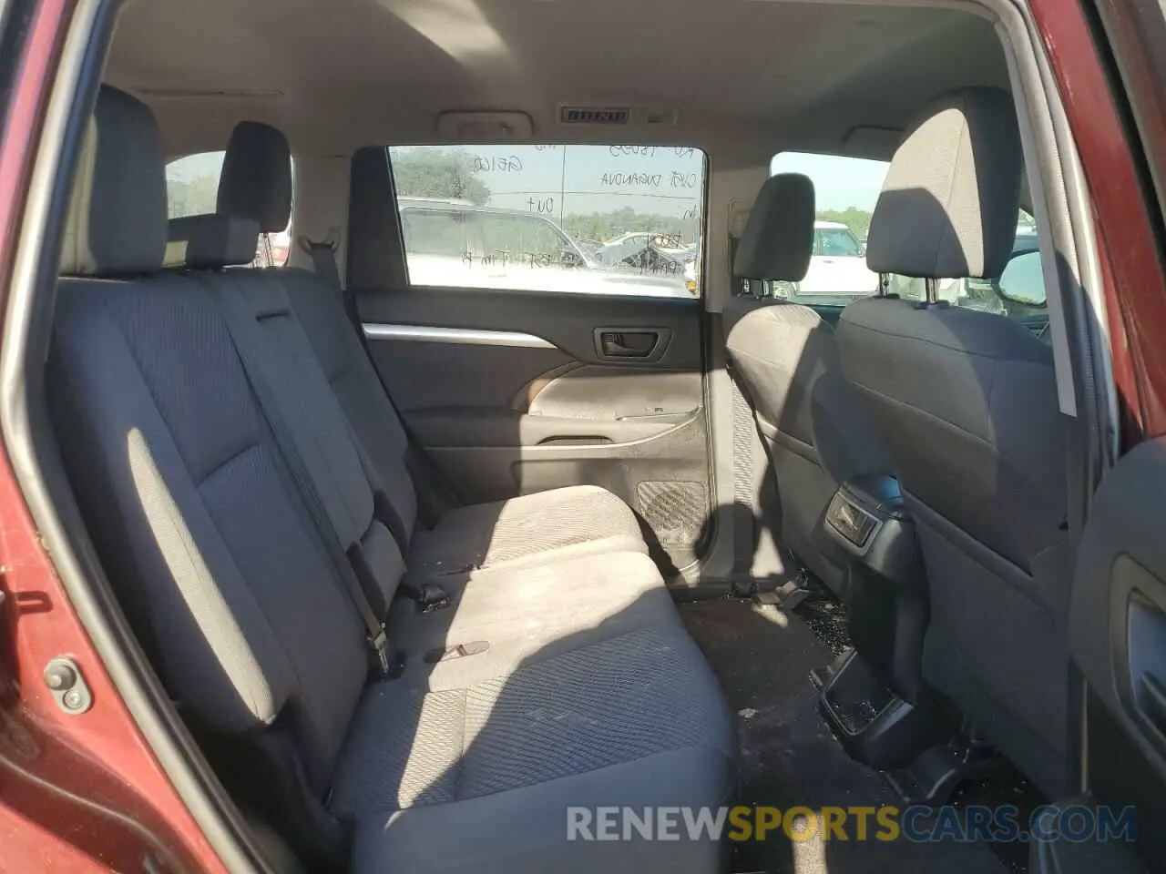 11 fotografías del automóvil dañado 5TDZARFH7KS042302 TOYOTA HIGHLANDER 2019