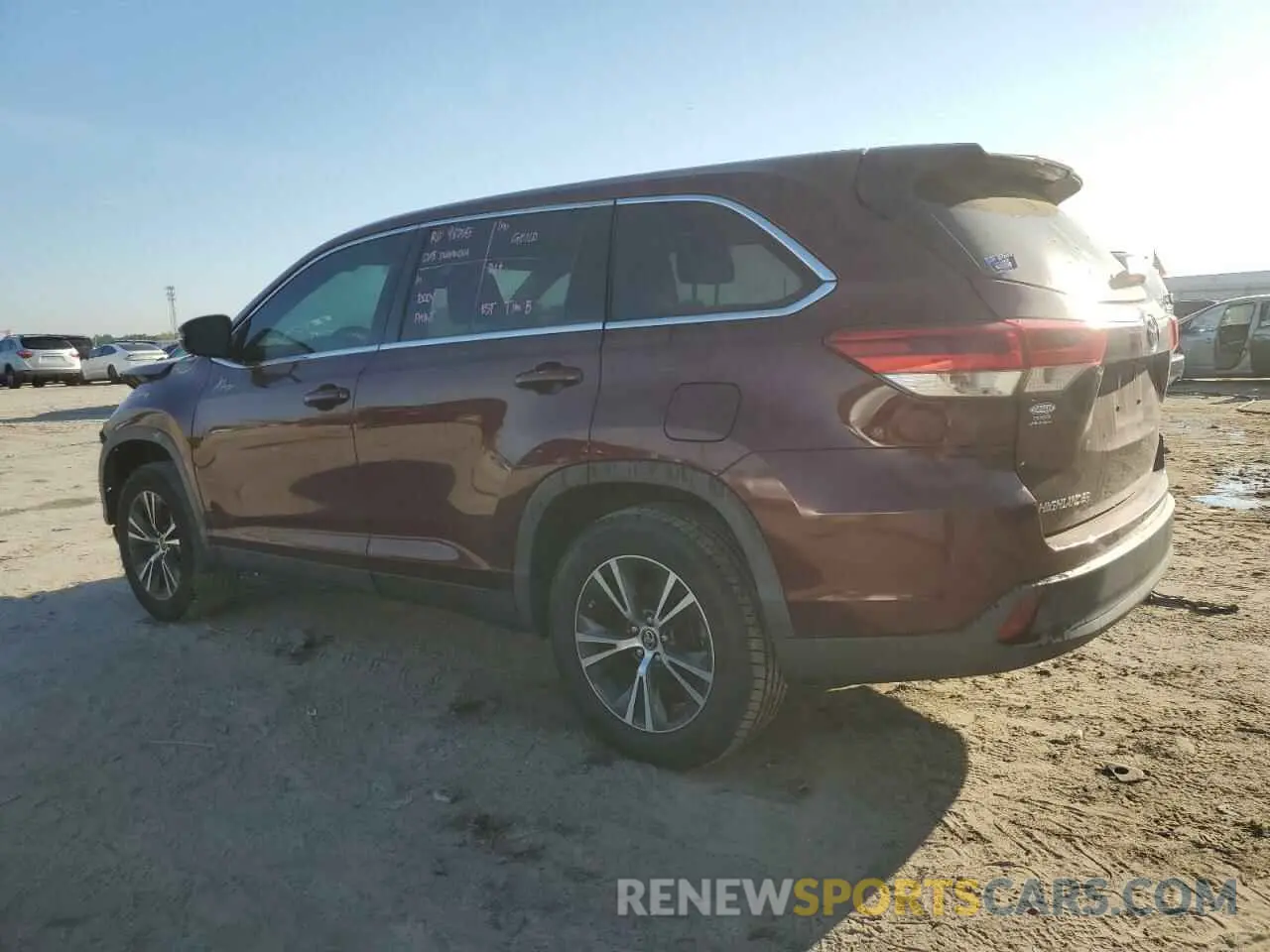 2 fotografías del automóvil dañado 5TDZARFH7KS042302 TOYOTA HIGHLANDER 2019