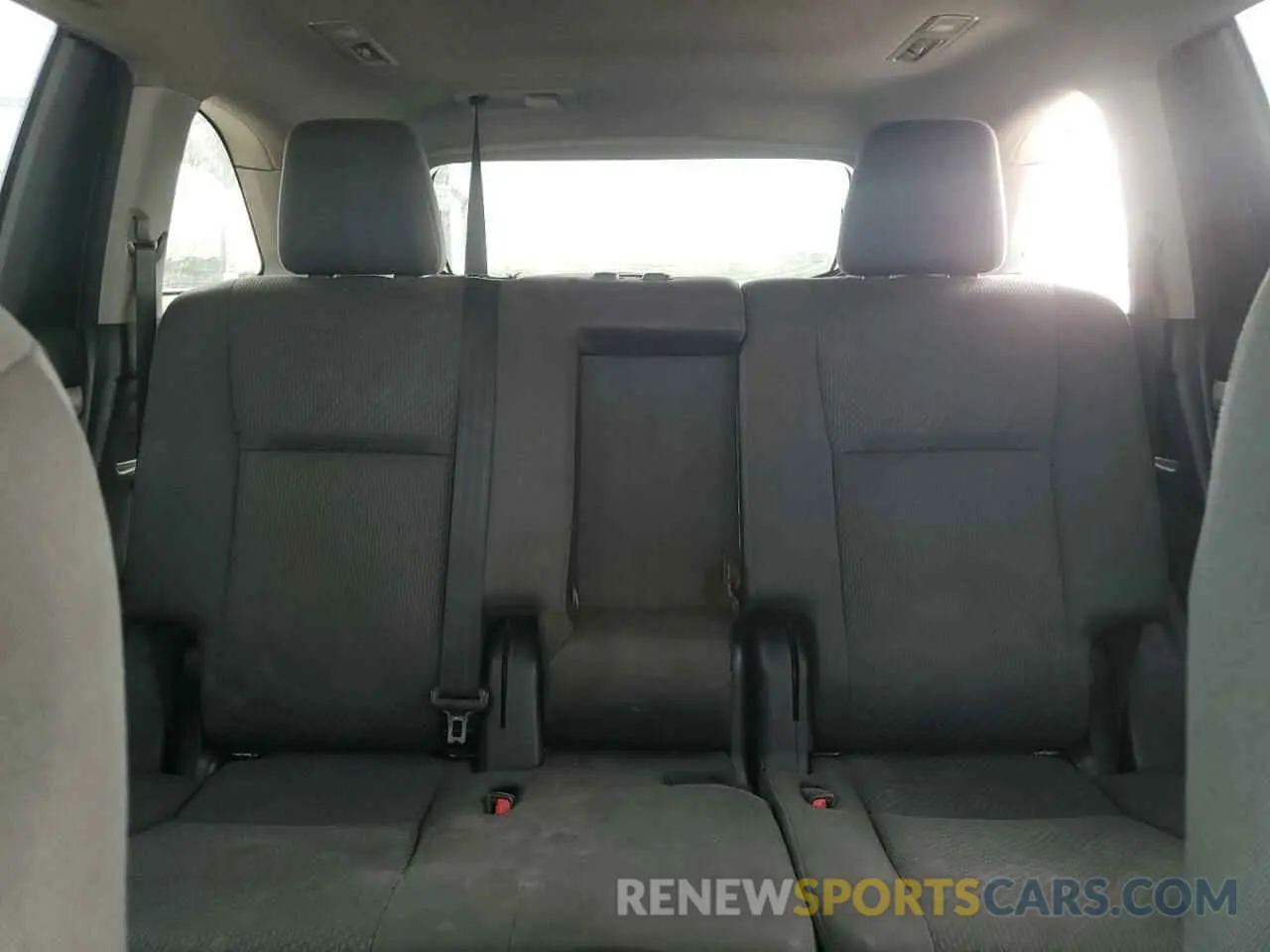 10 fotografías del automóvil dañado 5TDZARFH7KS049699 TOYOTA HIGHLANDER 2019