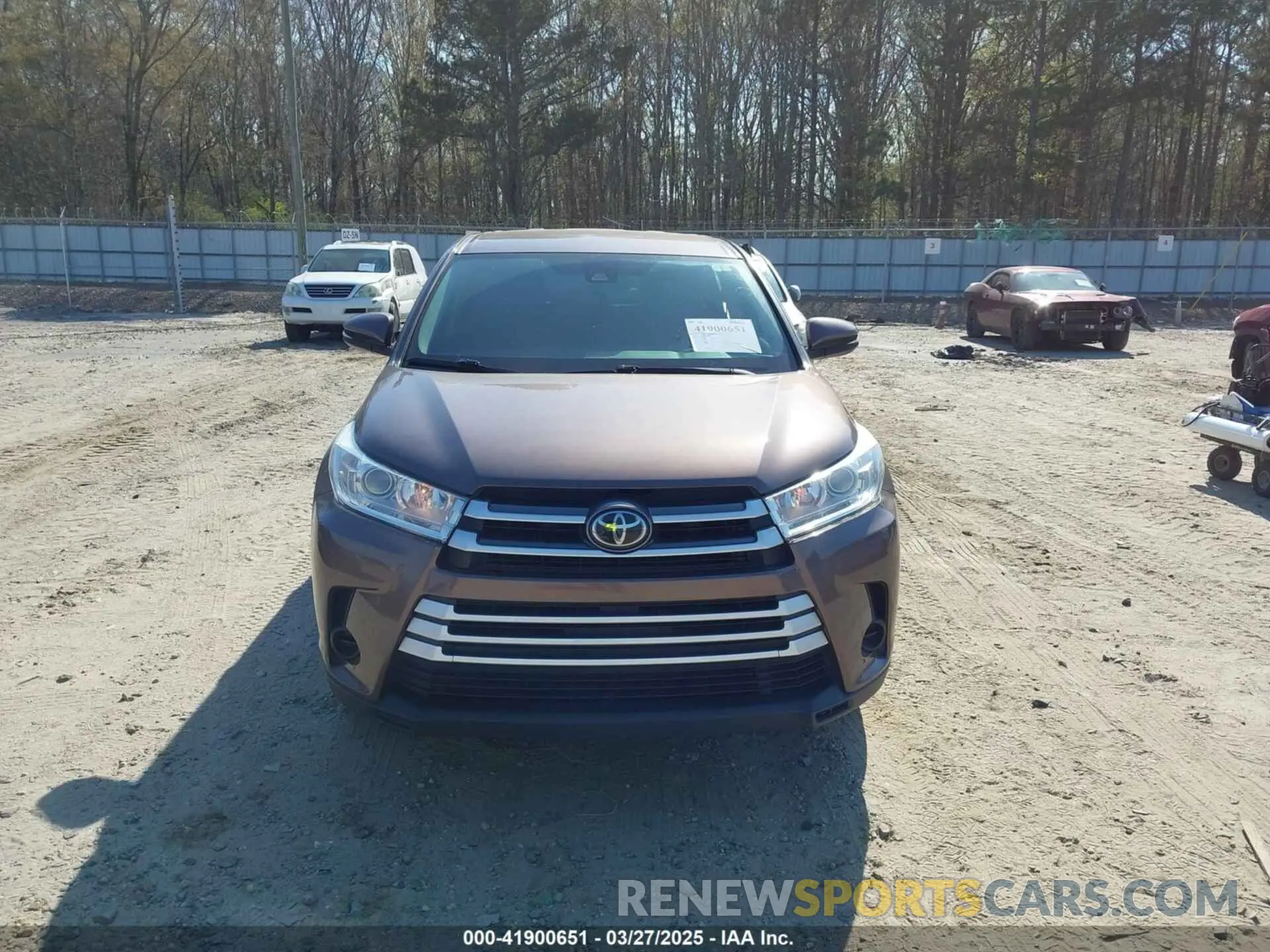 12 fotografías del automóvil dañado 5TDZARFH7KS060251 TOYOTA HIGHLANDER 2019