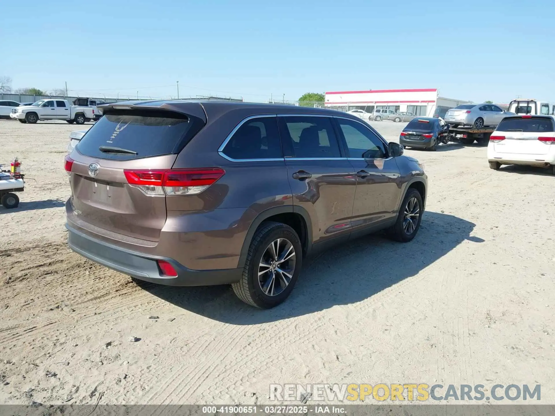 4 fotografías del automóvil dañado 5TDZARFH7KS060251 TOYOTA HIGHLANDER 2019