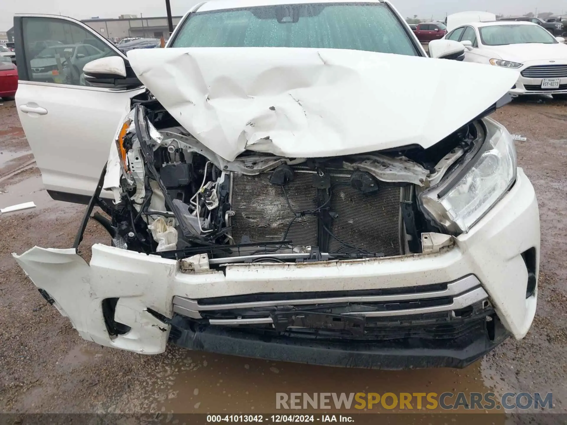 12 fotografías del automóvil dañado 5TDZARFH8KS042289 TOYOTA HIGHLANDER 2019