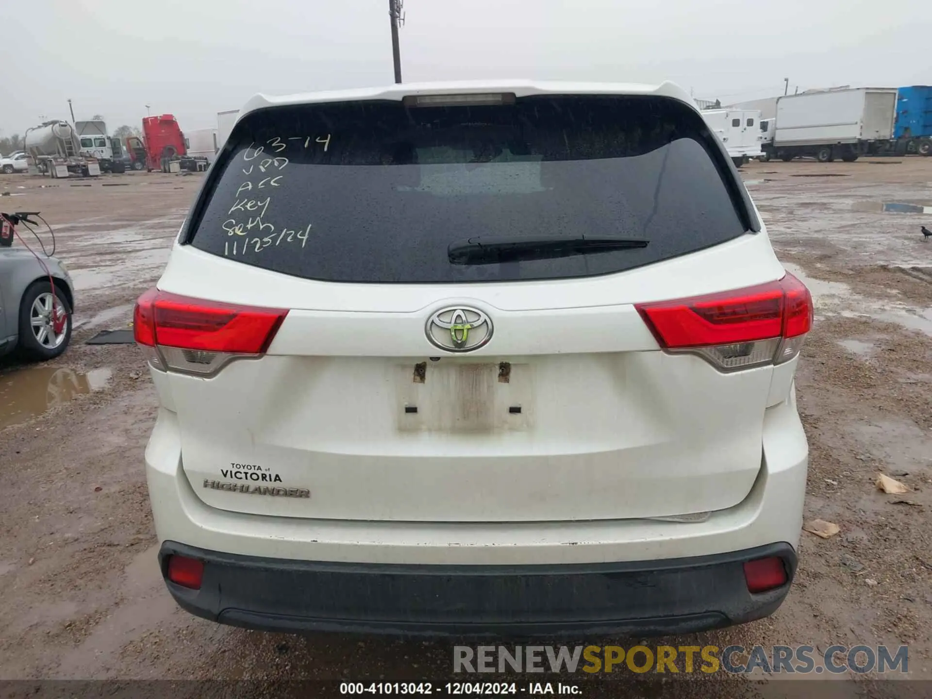 16 fotografías del automóvil dañado 5TDZARFH8KS042289 TOYOTA HIGHLANDER 2019
