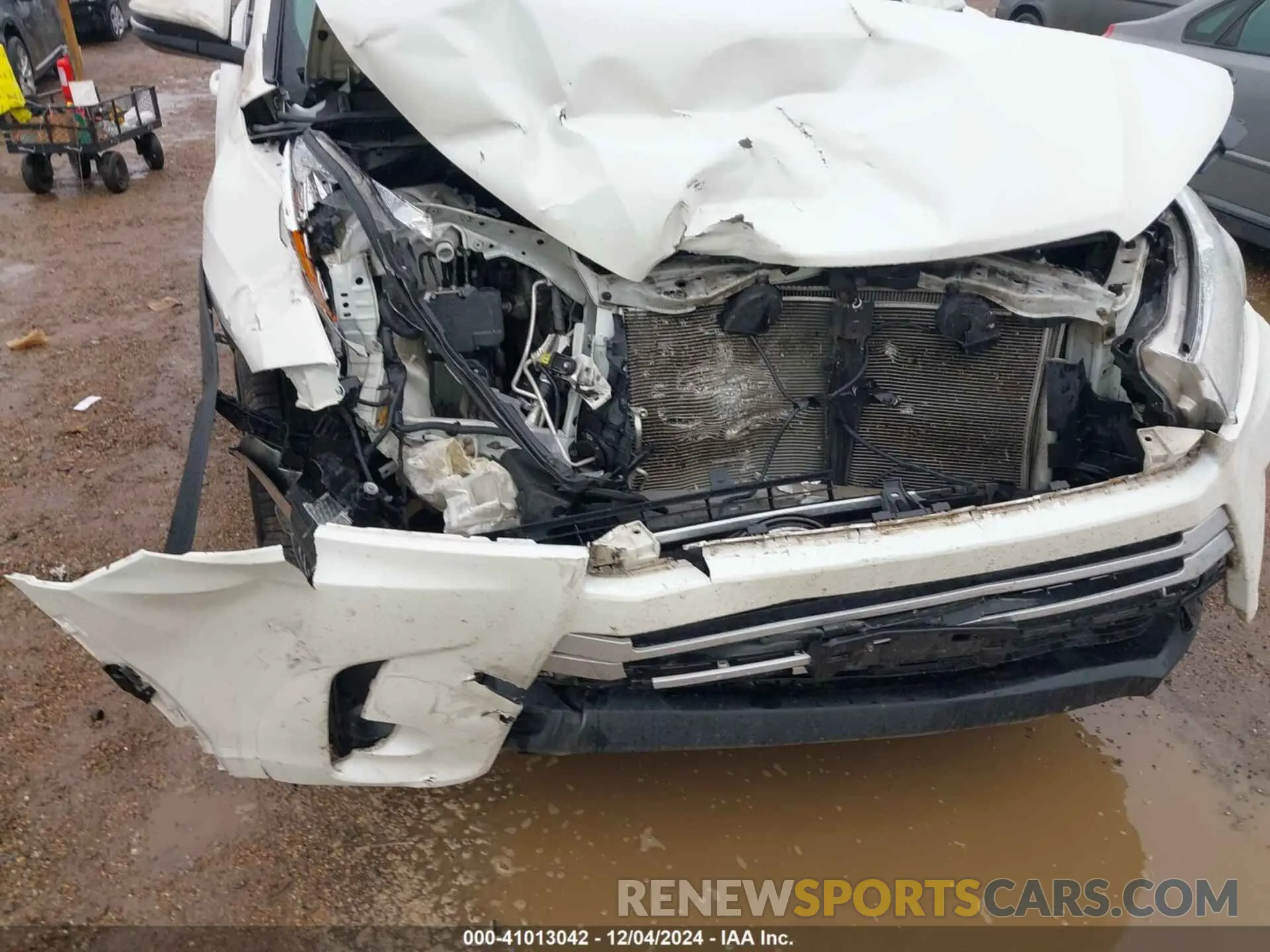 6 fotografías del automóvil dañado 5TDZARFH8KS042289 TOYOTA HIGHLANDER 2019