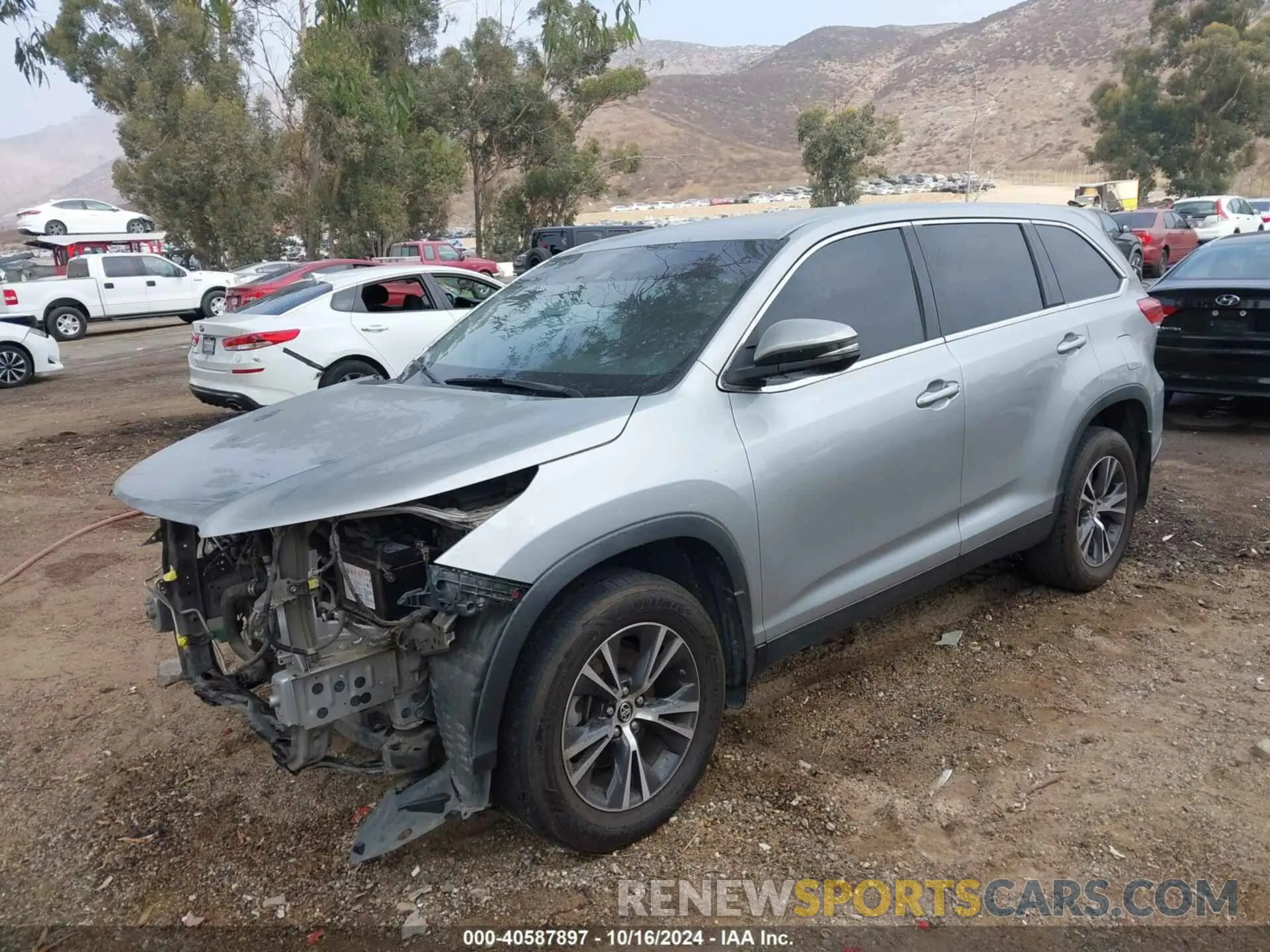 2 fotografías del automóvil dañado 5TDZARFH8KS043488 TOYOTA HIGHLANDER 2019