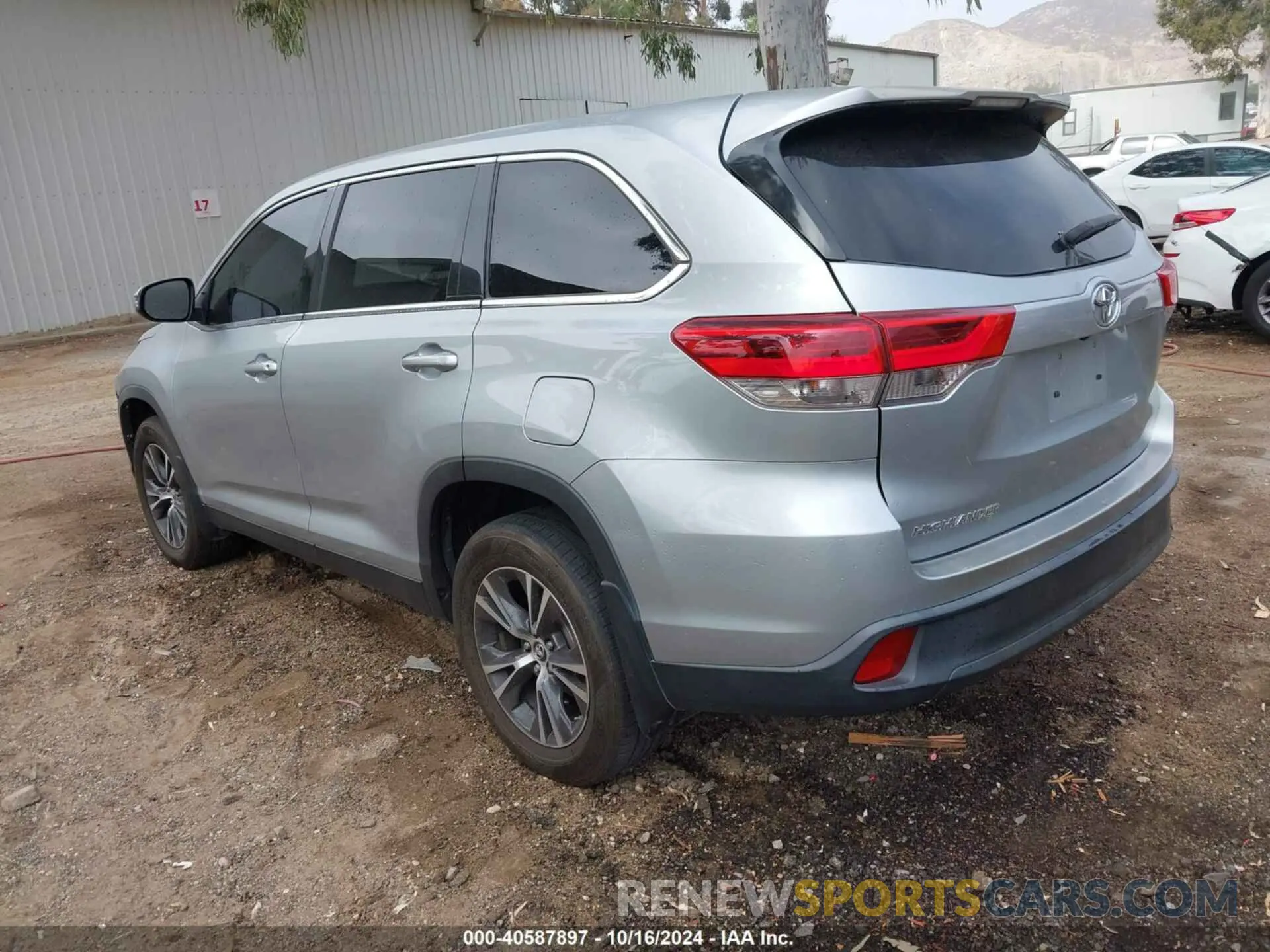 3 fotografías del automóvil dañado 5TDZARFH8KS043488 TOYOTA HIGHLANDER 2019